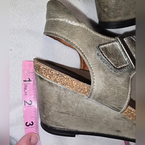 Taos Graphite Gray Buckle Up Wedge Sandal Leather EU 39 or US Women's 8 or 8.5 - Picture 6 of 9
